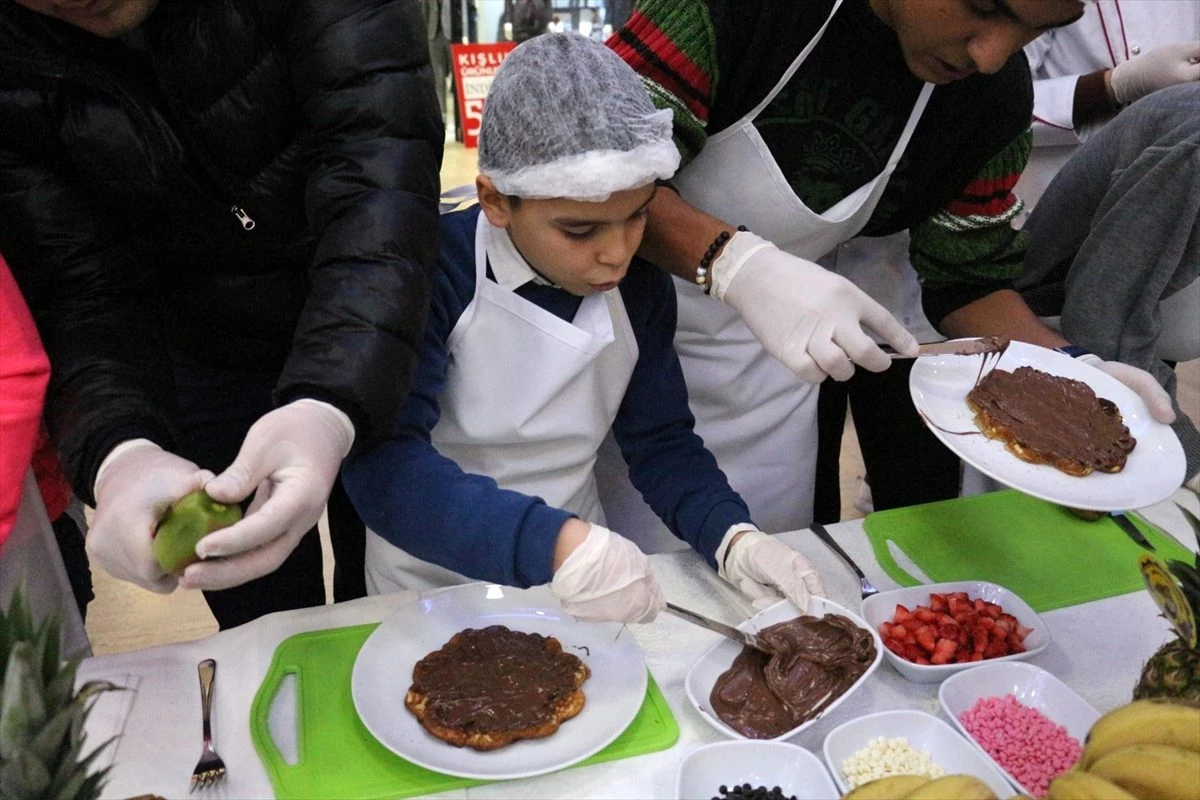 Çankırı\'da engelli öğrenciler en güzel "waffle"ı yapmak için yarıştı