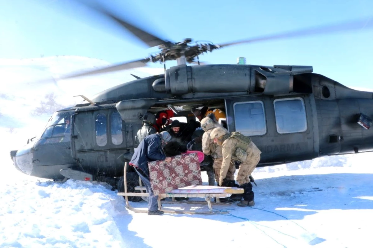 Erzurum\'da askeri helikopterle hasta kurtarma operasyonu