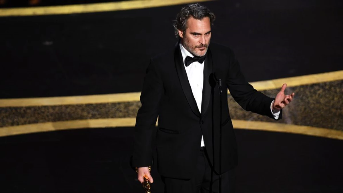 Oyuncu Joaquin Phoenix\'in Oscar konuşmasında atıfta bulunduğu ağabeyi River Phoenix nasıl hayatını...