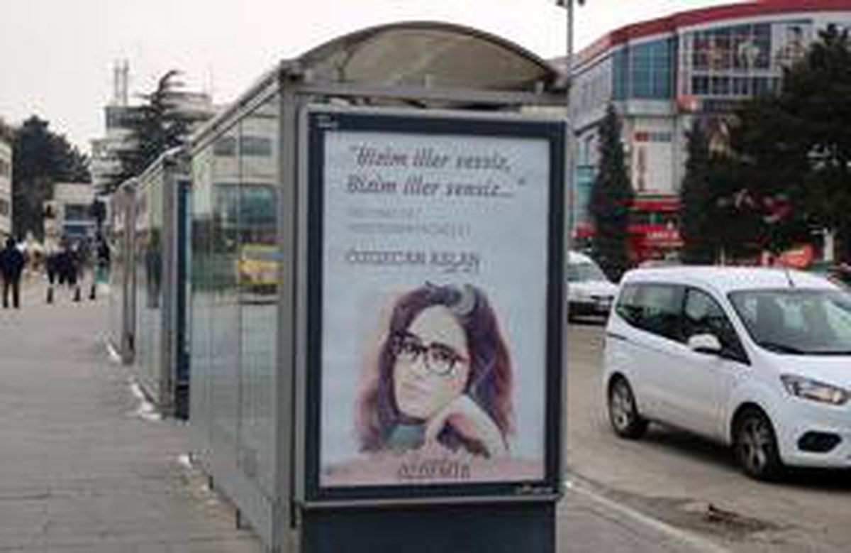 Niğde Belediyesi Özgecan Aslan\'ın fotoğrafını billboardlara astırdı