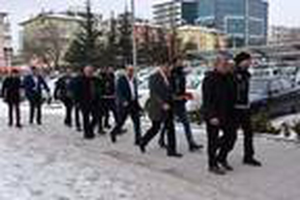 \'Parazit\' operasyonu şüphelileri adliyede