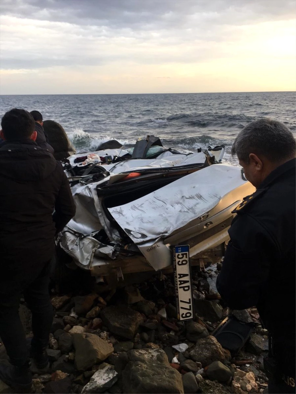Tekirdağ\'da uçuruma devrilen otomobilin sürücüsü öldü