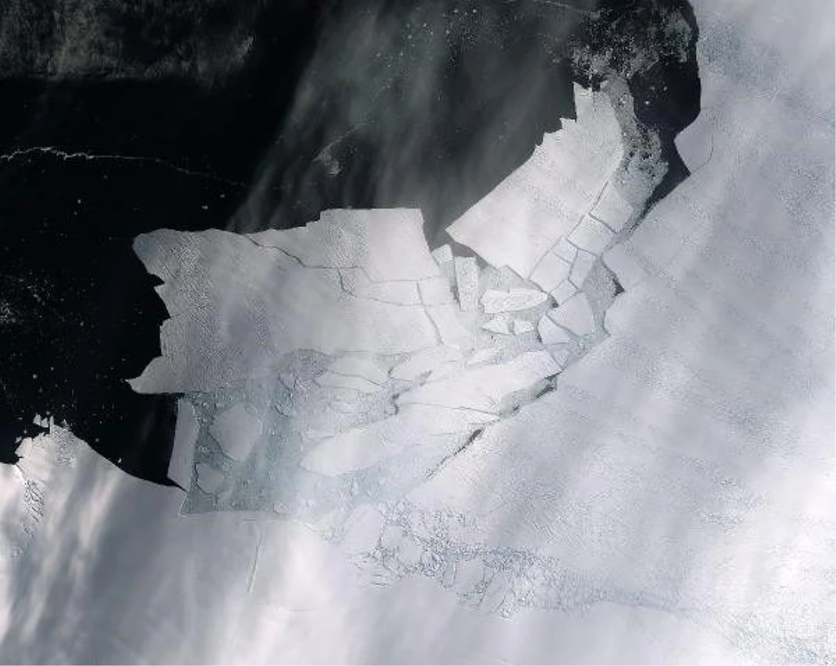 Antartika\'da Malta büyüklüğünde buzul yok oldu