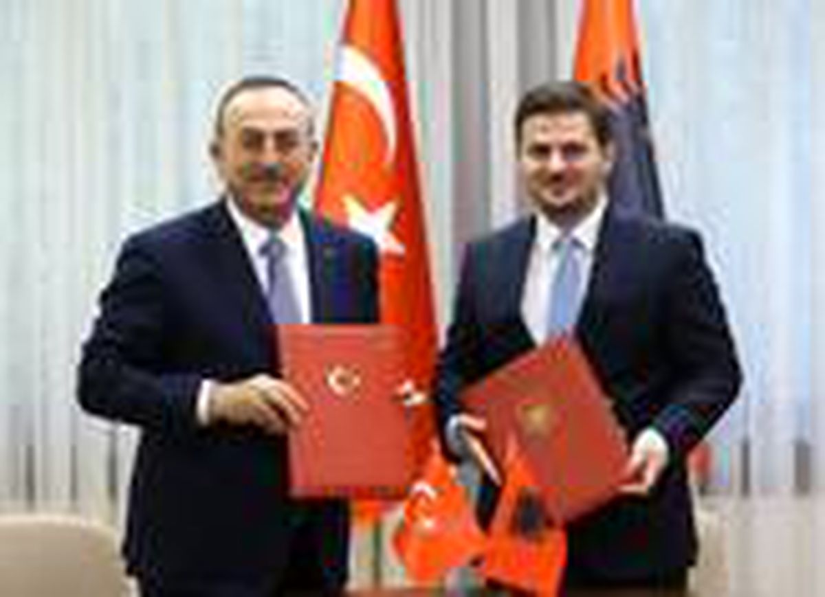 Bakan Çavuşoğlu, Arnavutluk Dışişleri Bakanı ile görüştü
