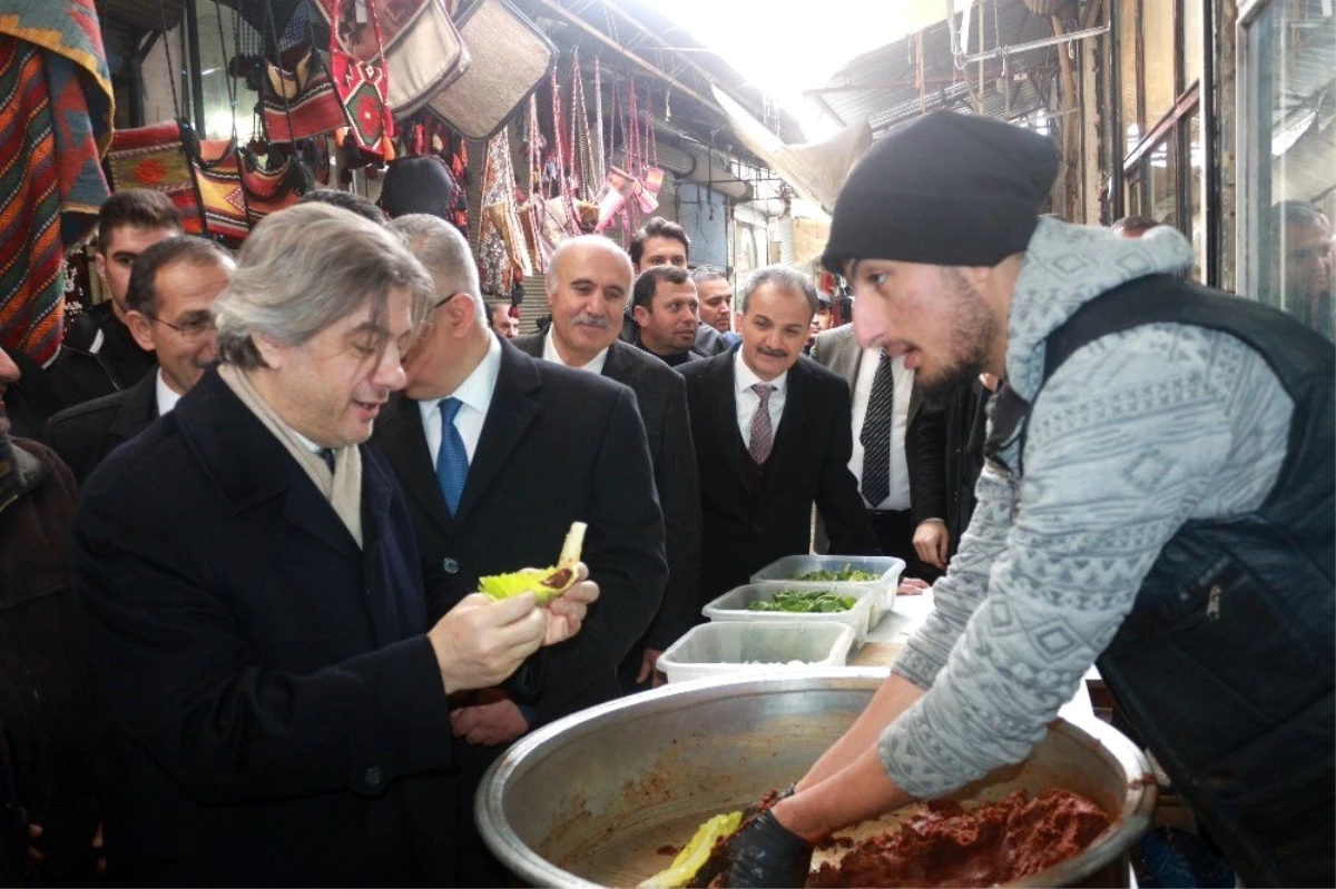 Bakan Yardımcısı Demircan, tuz hanında incelemede bulundu