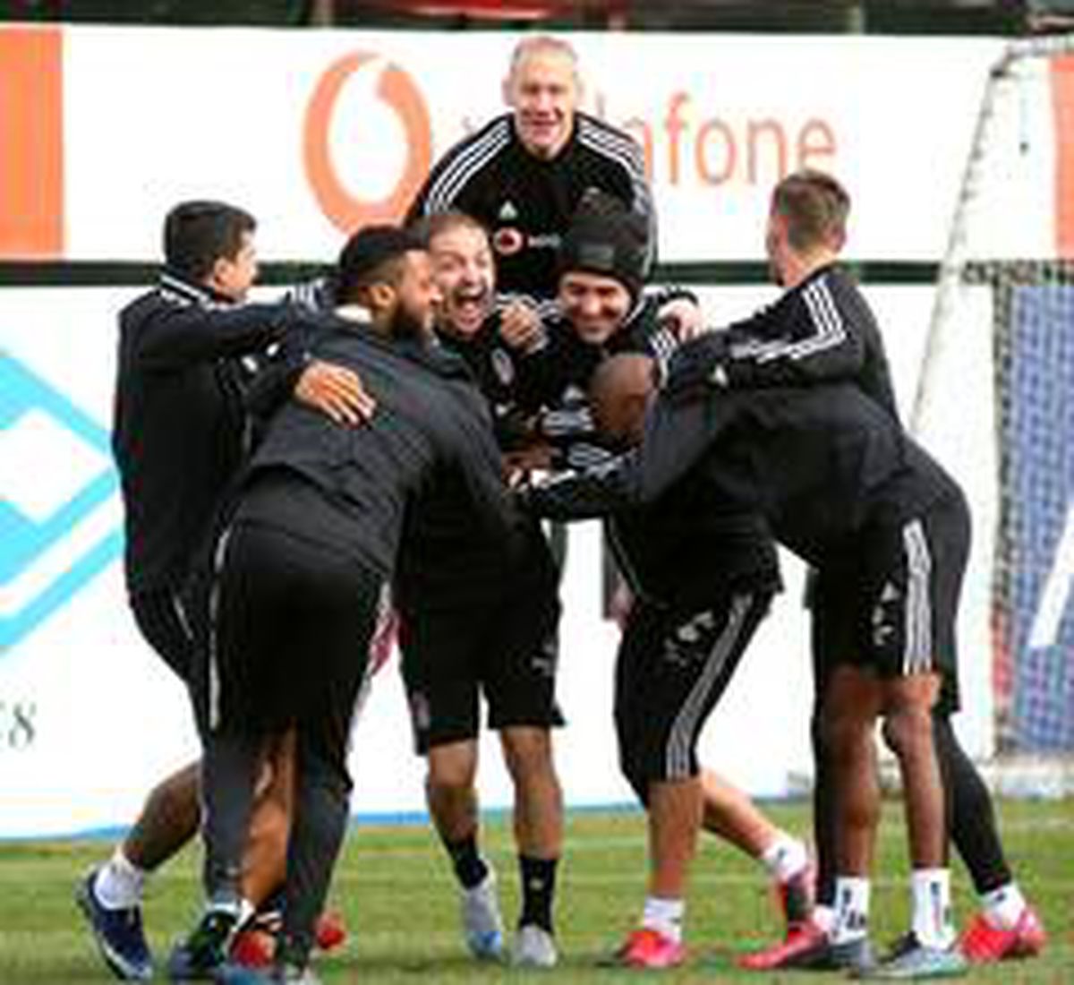 Beşiktaş\'ta neşeli antrenman