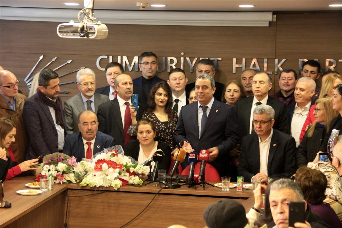 CHP İl Başkanlığına seçilen İsmet Karaca görevi devraldı