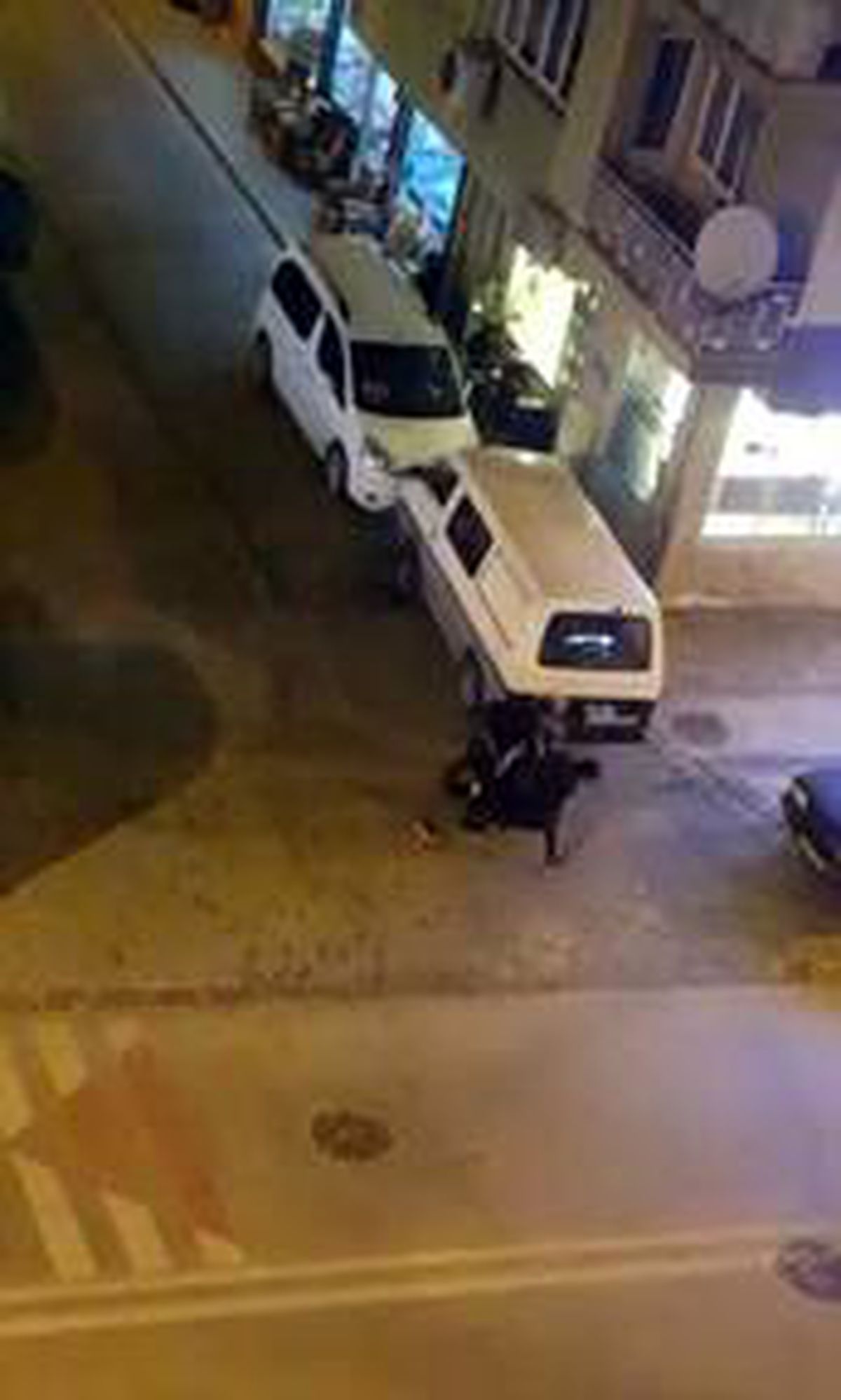 Denizli\'de 3 kişi tarafından sokak ortasında darbedilen kişi yaralandı