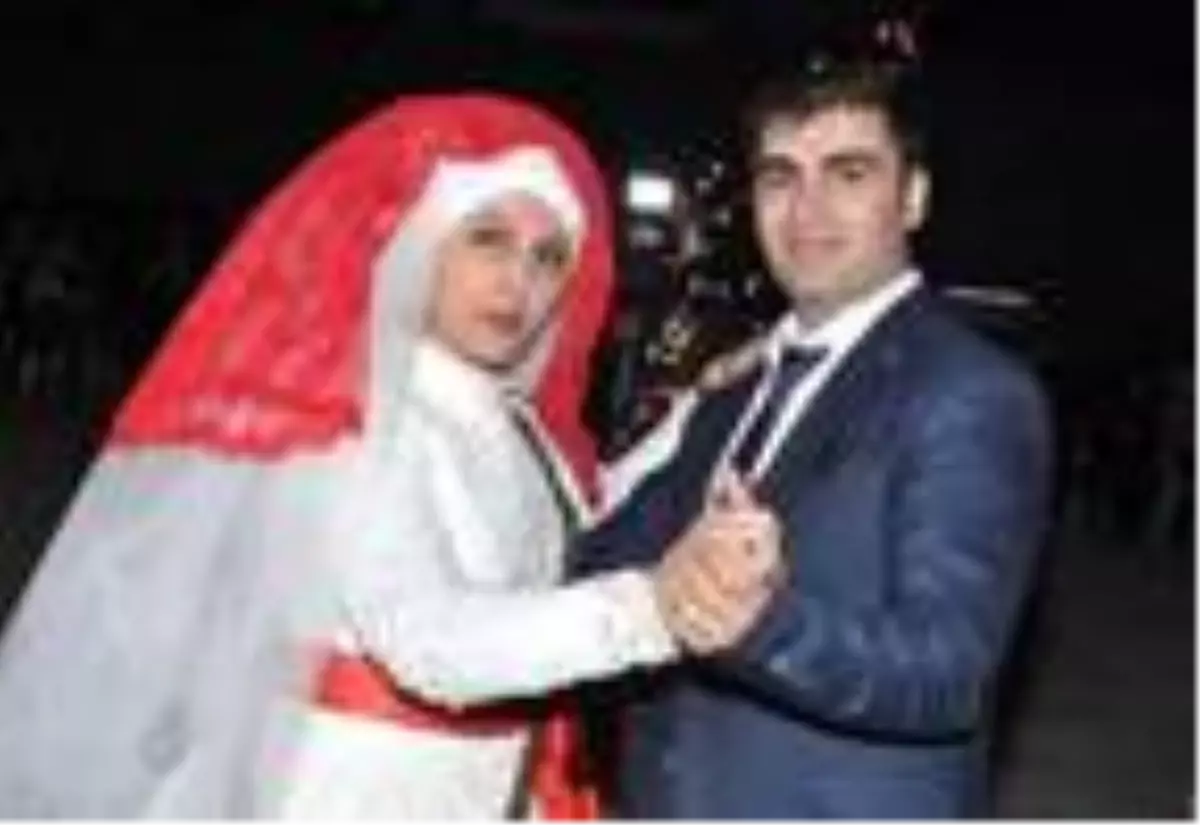 Doğum gününde kazada ölen, bebeği ameliyatla alınan Figen toprağa verildi
