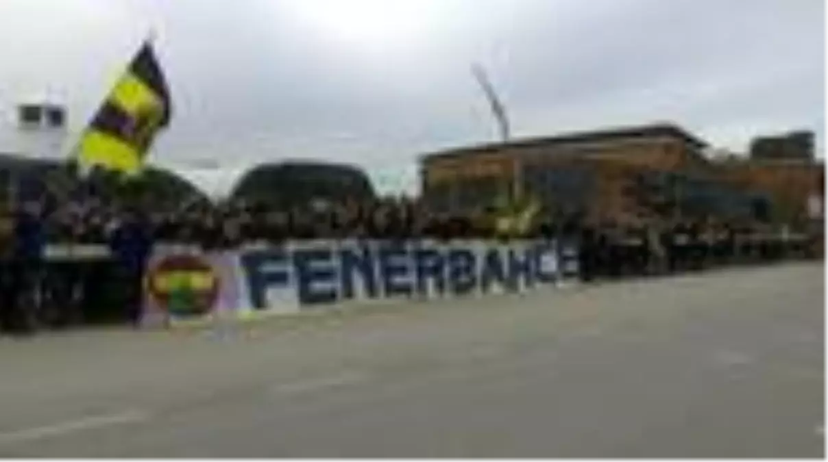 Fenerbahçeli taraftarlardan TFF ve MHK yönetimine istifa çağrısı