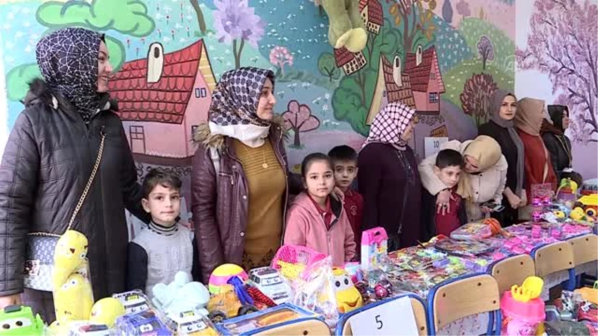 İlkokul öğrencileri oyuncaklarını satıp depremden etkilenen çocuklara kitap alacak
