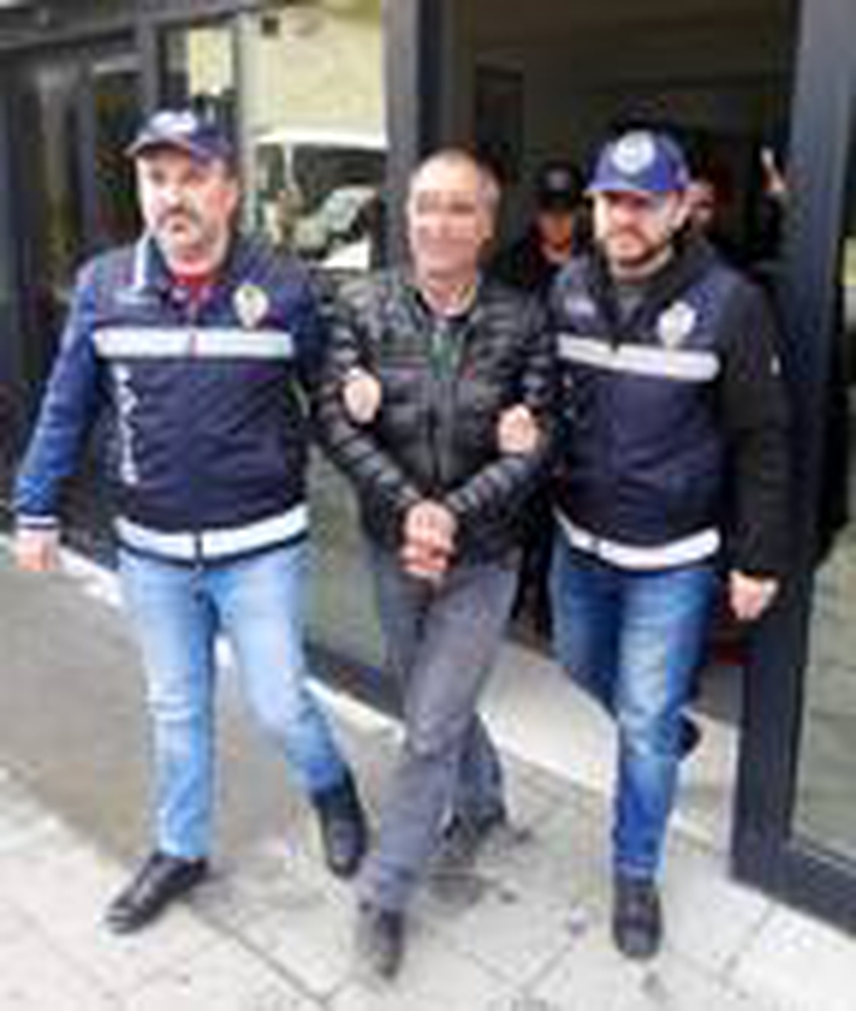 Kaçak göçmen operasyonunda 3 gözaltı