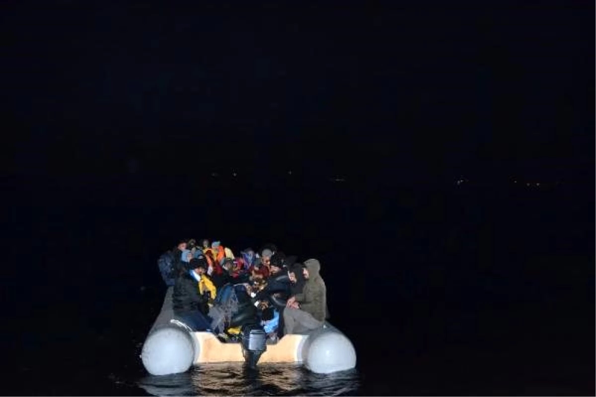 Kuşadası açıklarında 64 düzensiz göçmen yakalandı