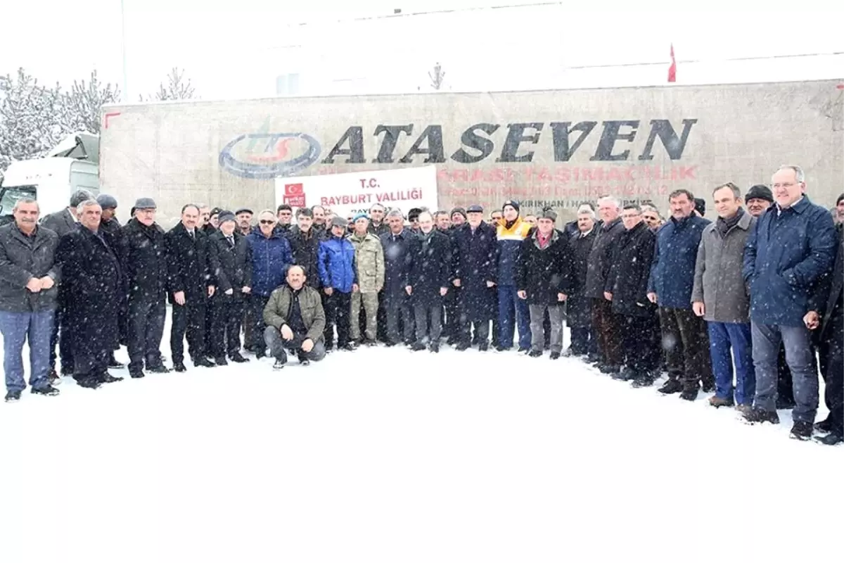 Muhtarlardan Elazığ\'a 500 koli gıda yardımı