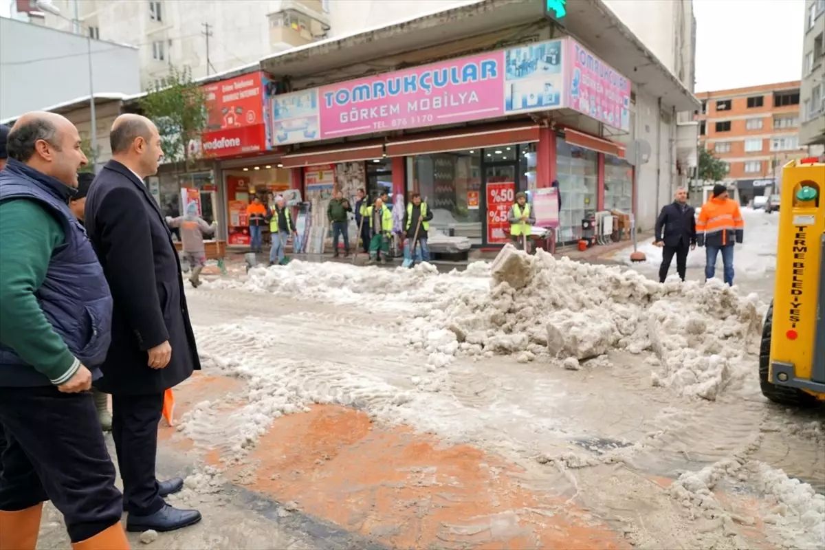 Terme Belediyesinin karla mücadele çalışmaları