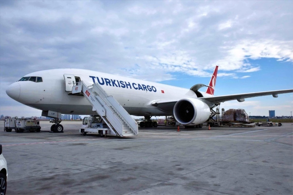 Turkish Cargo, Çin\'e insani ve tıbbi yardım malzemesi taşıdı