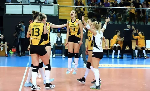 Gozde Yilmaz Burada Olmaktan Cok Mutluyum Voleybolunsesi