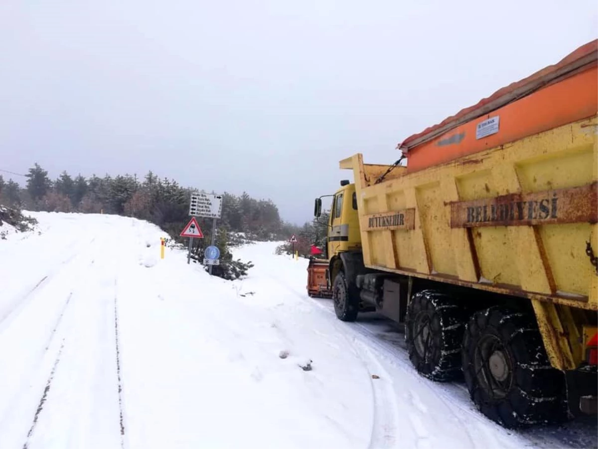 Büyükşehir\'in karla mücadelesi kırsalda devam ediyor