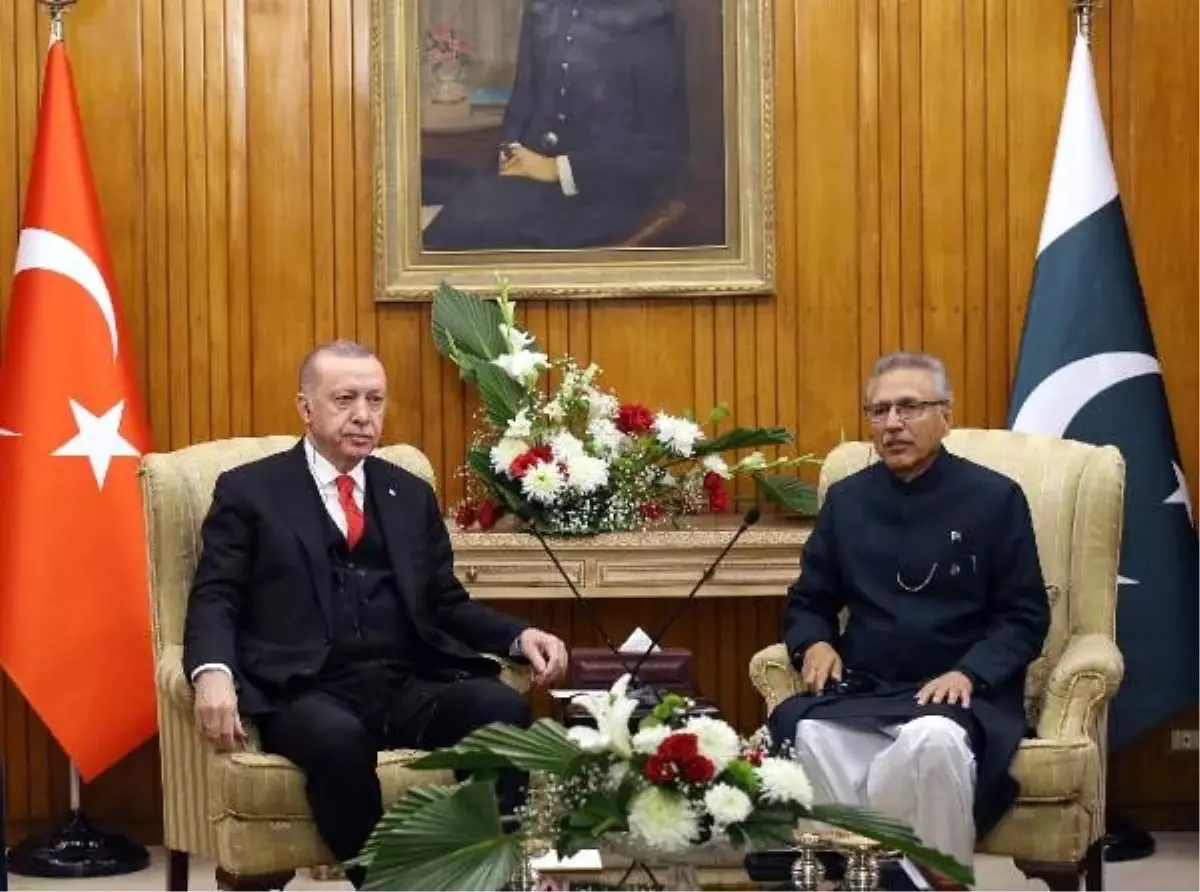 Cumhurbaşkanı Recep Tayyip Erdoğan, Pakistan Cumhurbaşkanı Arif Alvi tarafından karşılandı