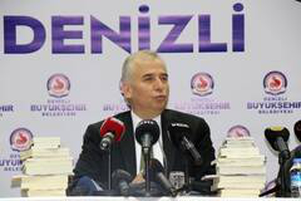 Denizli Büyükşehir Belediyesi ile 20 yazar tarafından hazırlanan 26 eseri tanıttı