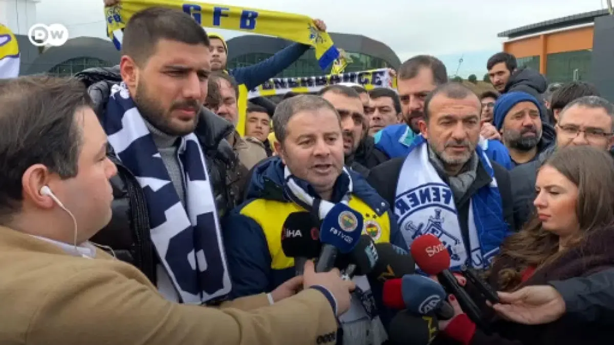 Fenerbahçe taraftarlarından Riva\'da eylem