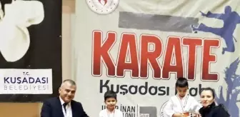 Karateci kardeşler madalyaları topladı