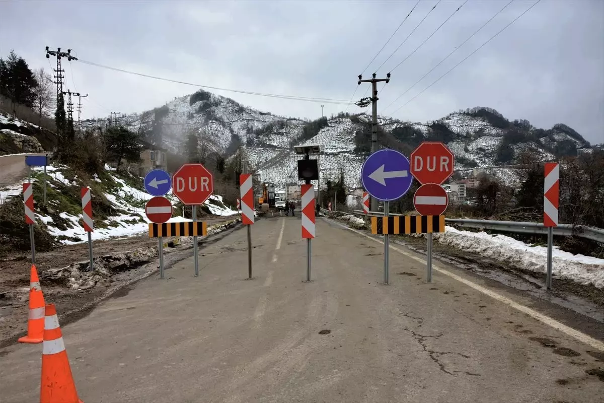 Ordu\'da eski sahil yolunda göçük