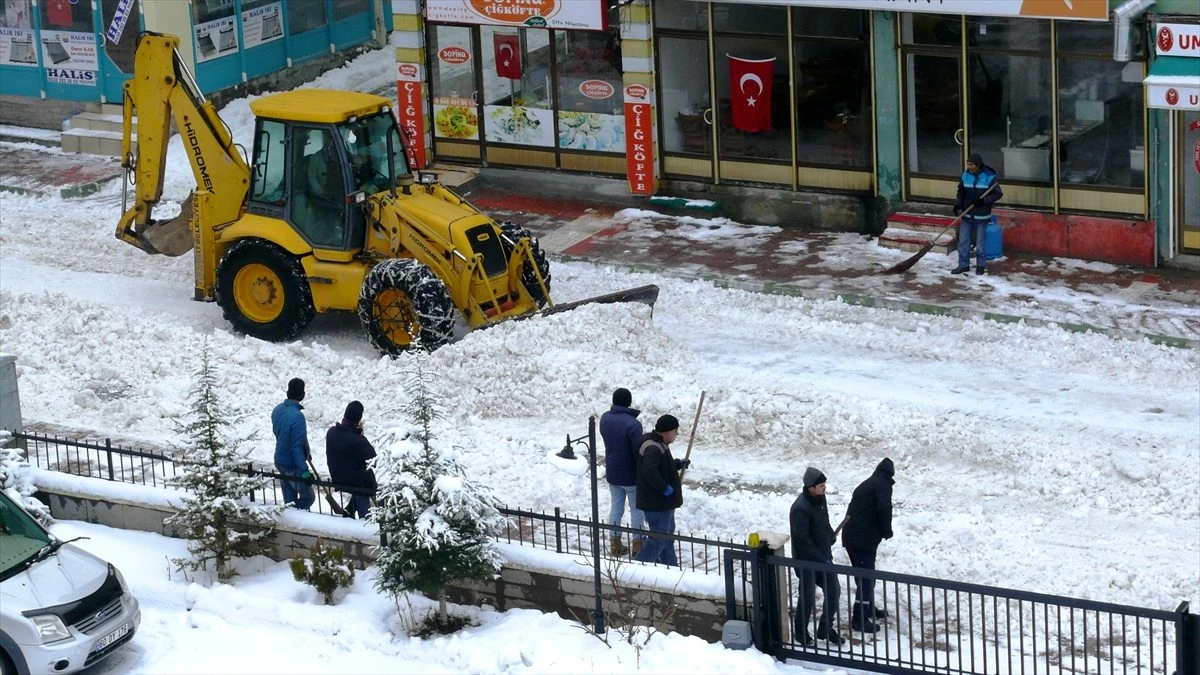 Yeşilyurt Belediyesinin karla mücadele çalışmaları