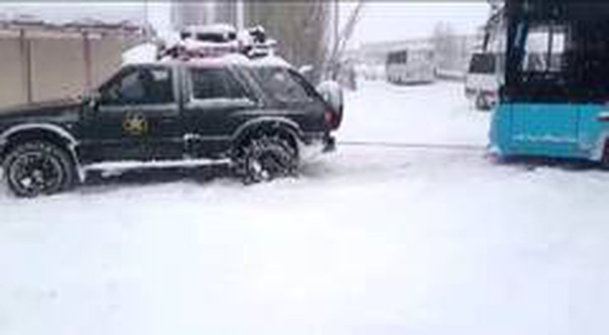 Yolda kalan araçların yardımına Off-road araçları yetişti