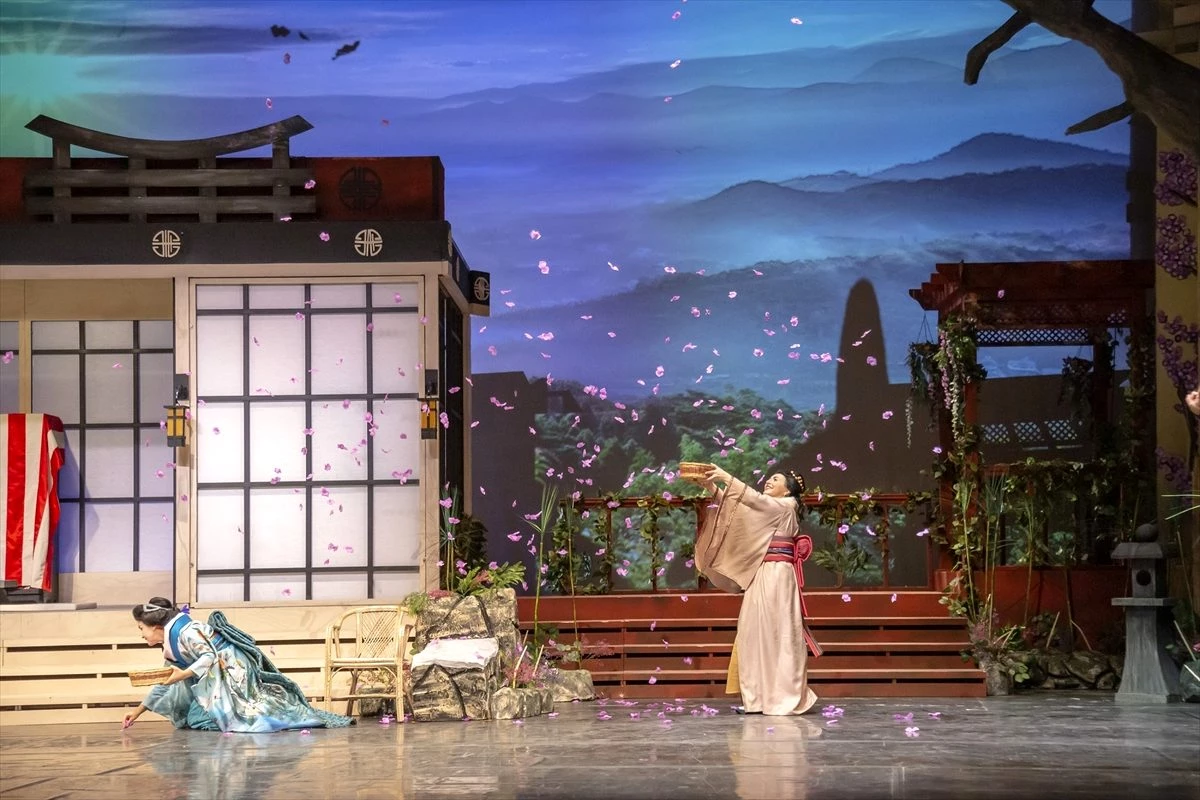 Antalya Devlet Opera ve Balesi "Madama Butterfly" operasını sahneledi