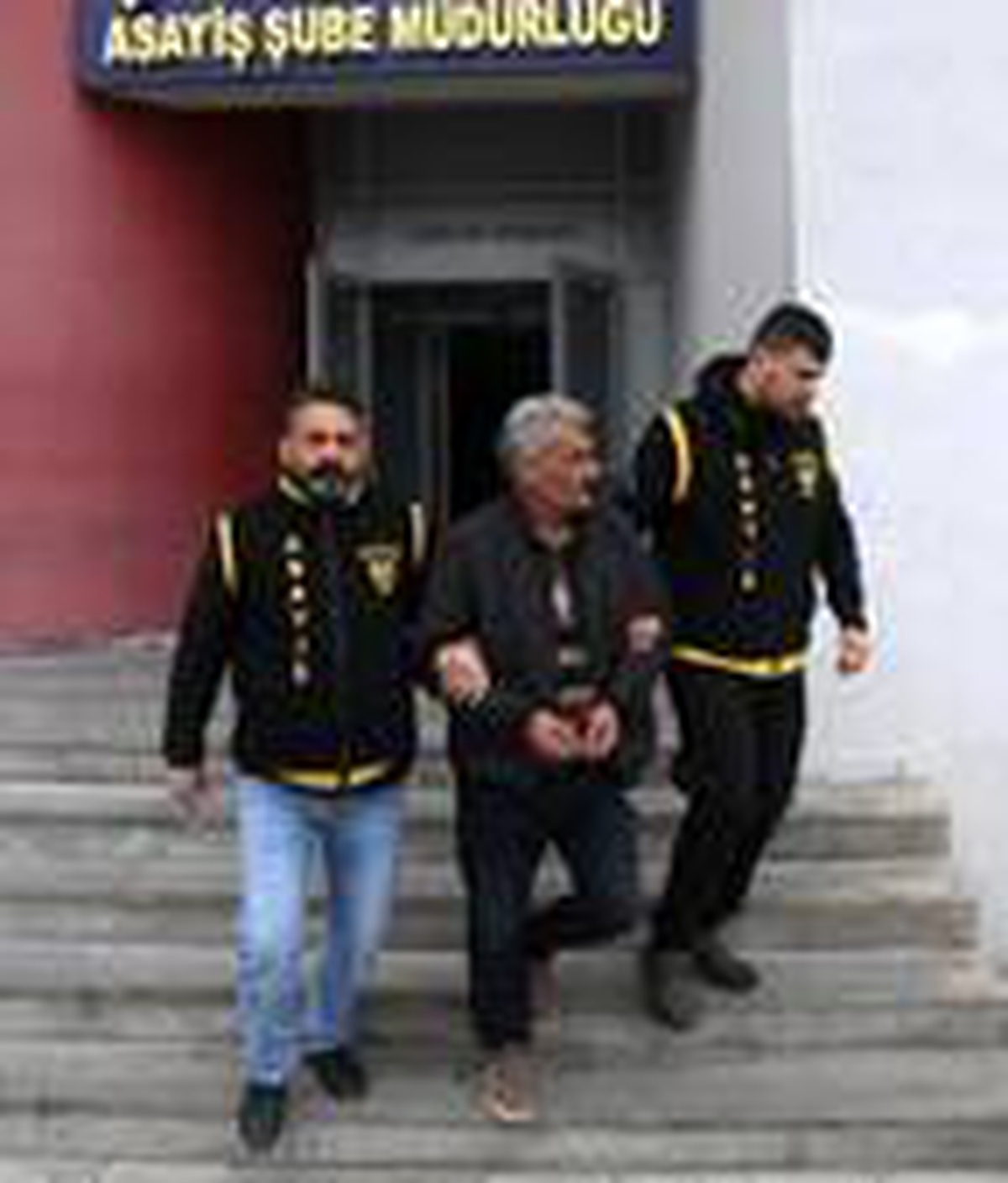 Aranan hükümlü, kahvede oyun oynarken yakalandı