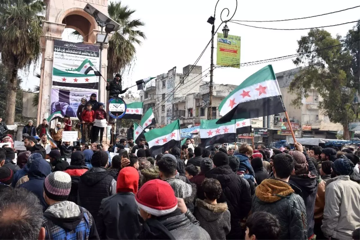 Azez halkından rejim karşıtı protesto