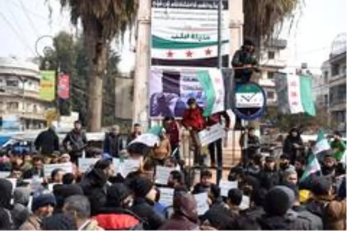 Azez halkından rejim karşıtı protesto