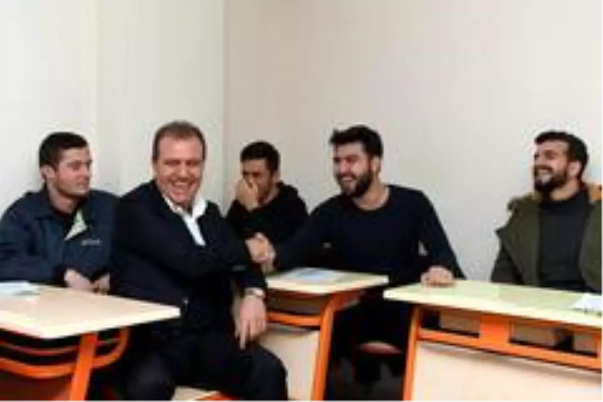 Başkan Seçer, Tarsus\'ta Kurs Merkezi öğrencileriyle bir araya geldi