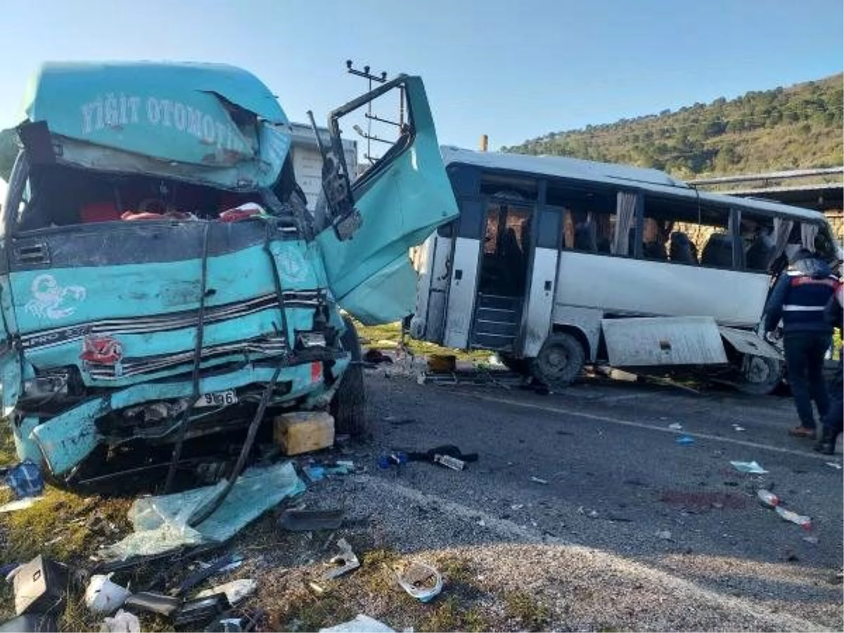 Bergama\'da 4 kişinin öldüğü kazaya neden olan otomobil sürücüsü tutuklandı