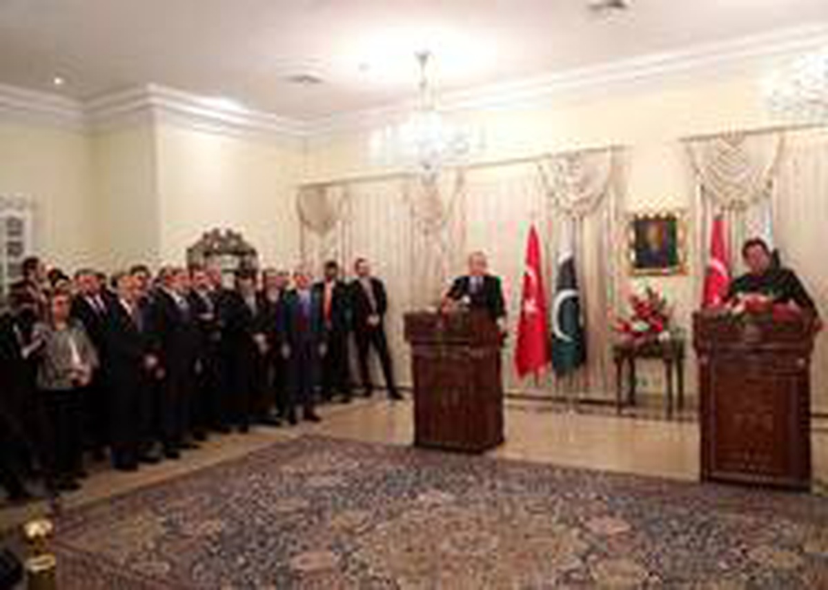 Cumhurbaşkanı Erdoğan: "Askeri ve savunma sanayii alanları, Pakistan ile ikili ilişkilerimizde en...
