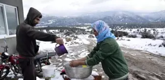 İki kızıyla yaşan çiftten elektrik ve su talebi