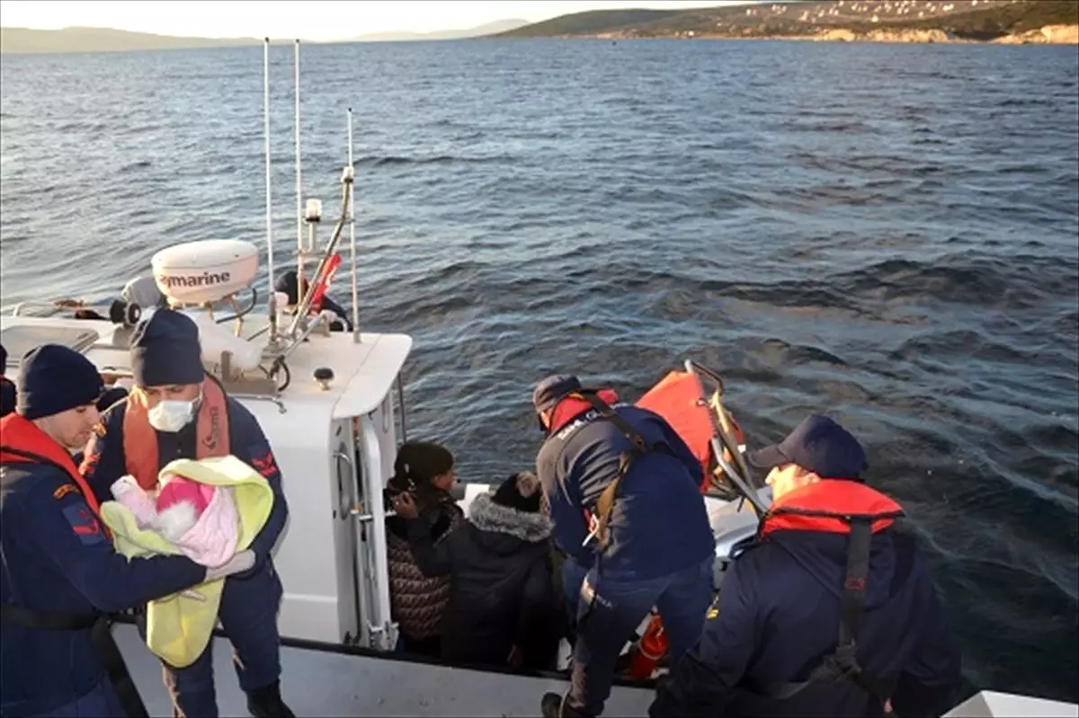 İzmir\'de yardım isteyen düzensiz göçmenler kurtarıldı