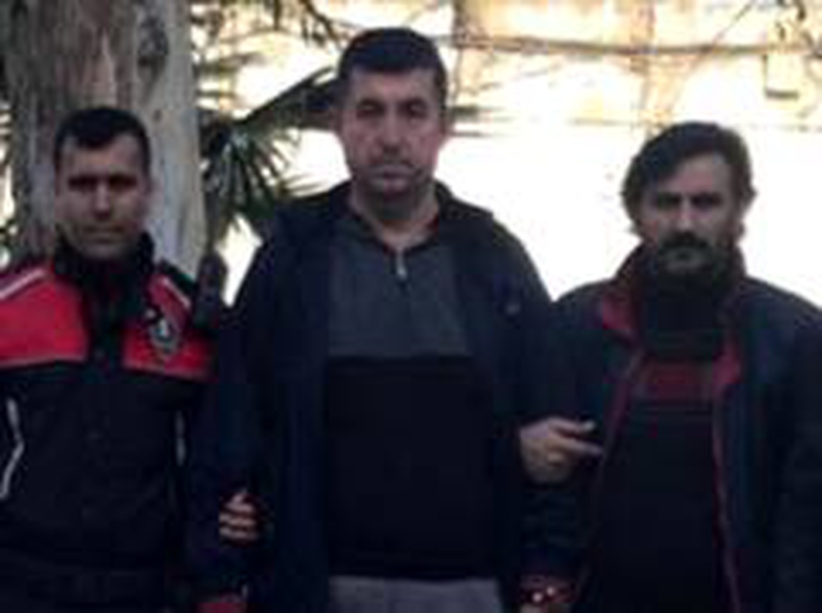 Mersin\'de 136 yıl hapis cezası ile aranan zanlı yakalandı