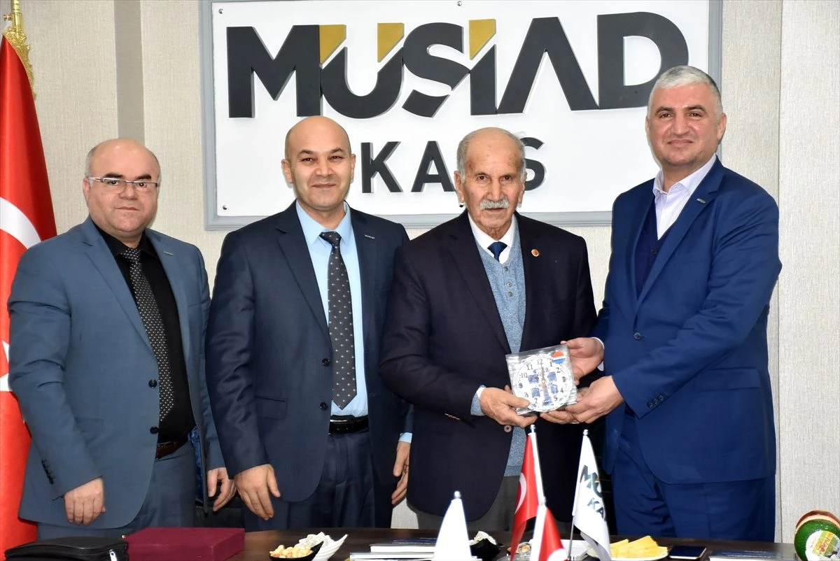 MÜSİAD Amsterdam Şube Başkanı Ümit Akbulut\'tan "95 ülkede şubemiz var" açıklaması