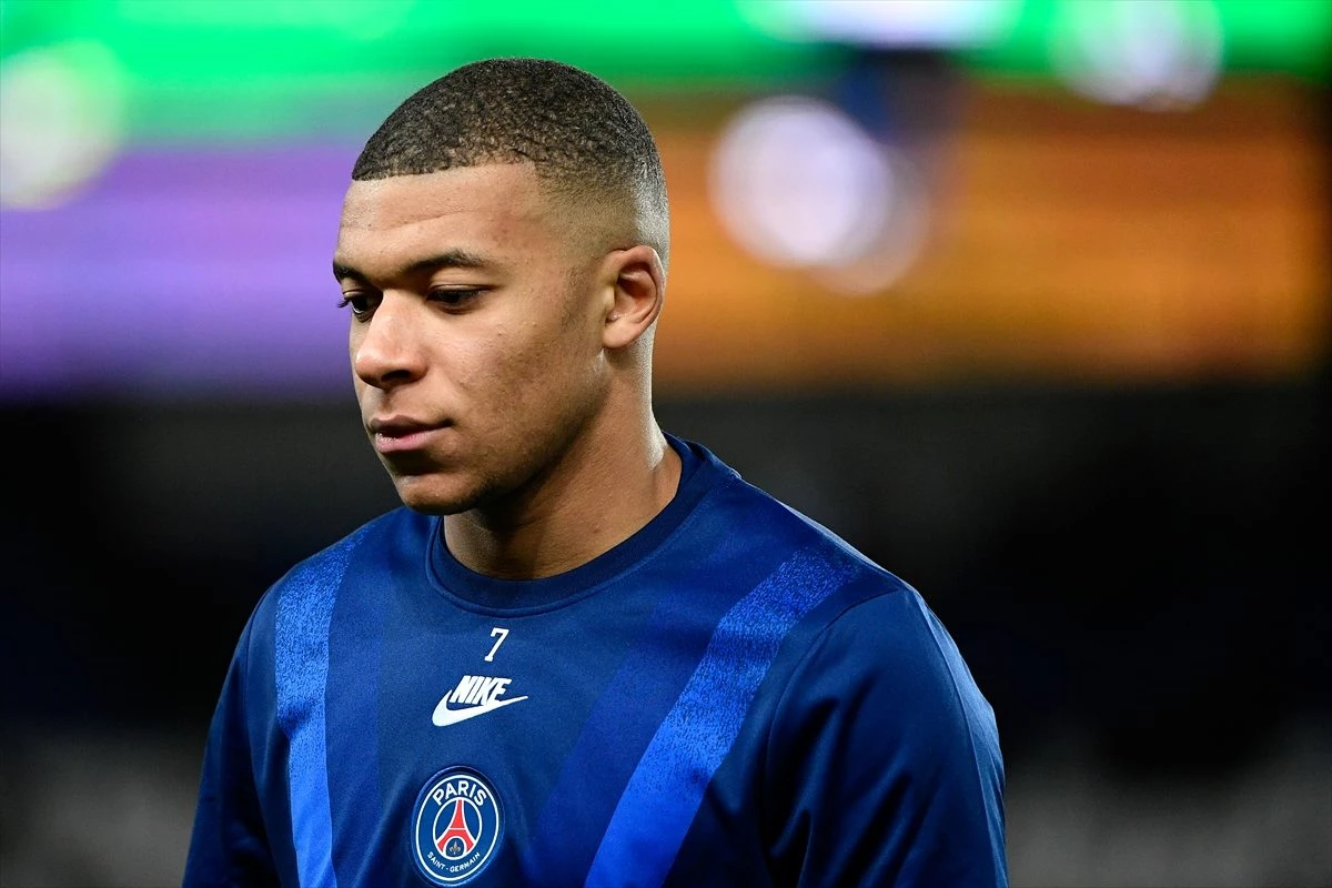 PSG, Kylian Mbappe\'ye 50 milyon euro maaş önerecek