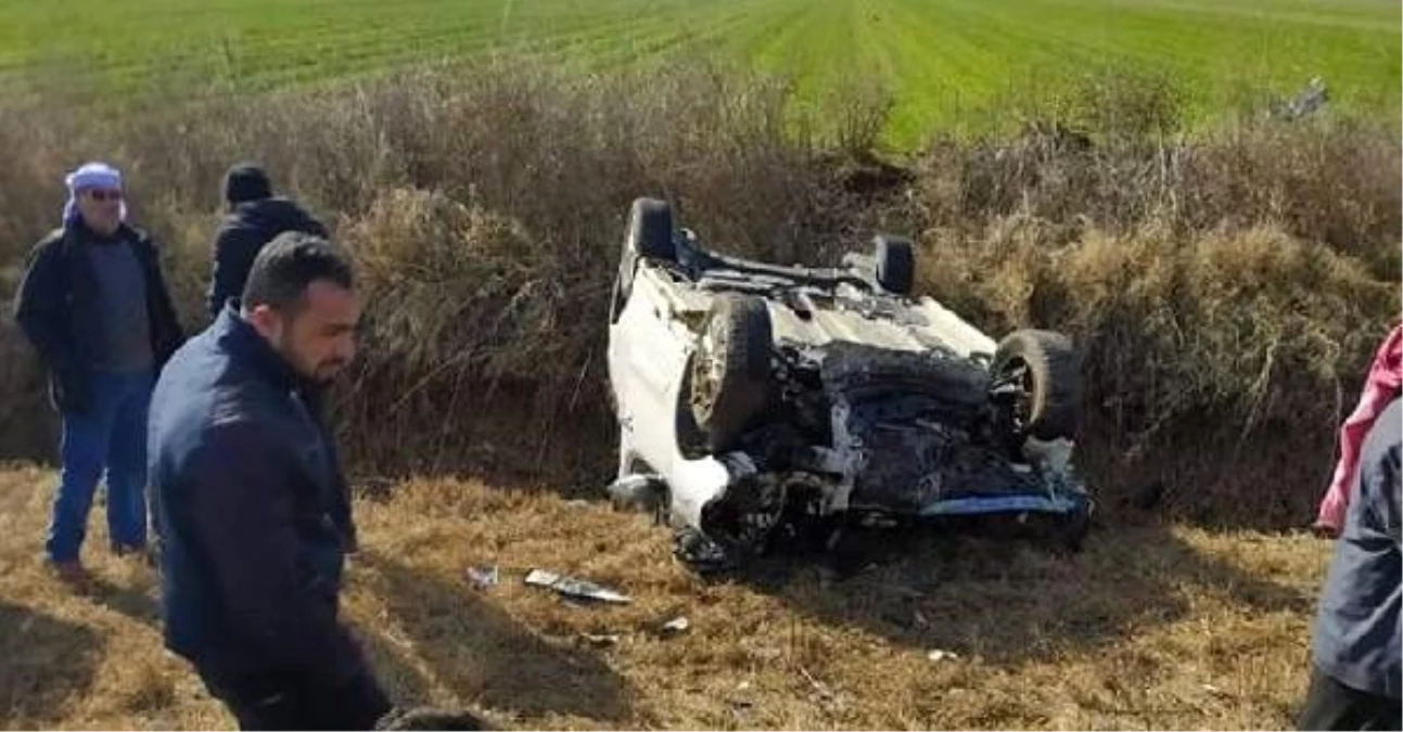 Şanlıurfa\'da otomobille hafif ticari araç çarpıştı: 10 yaralı