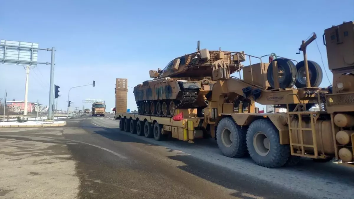 Sınır birliklerine tank sevkıyatı