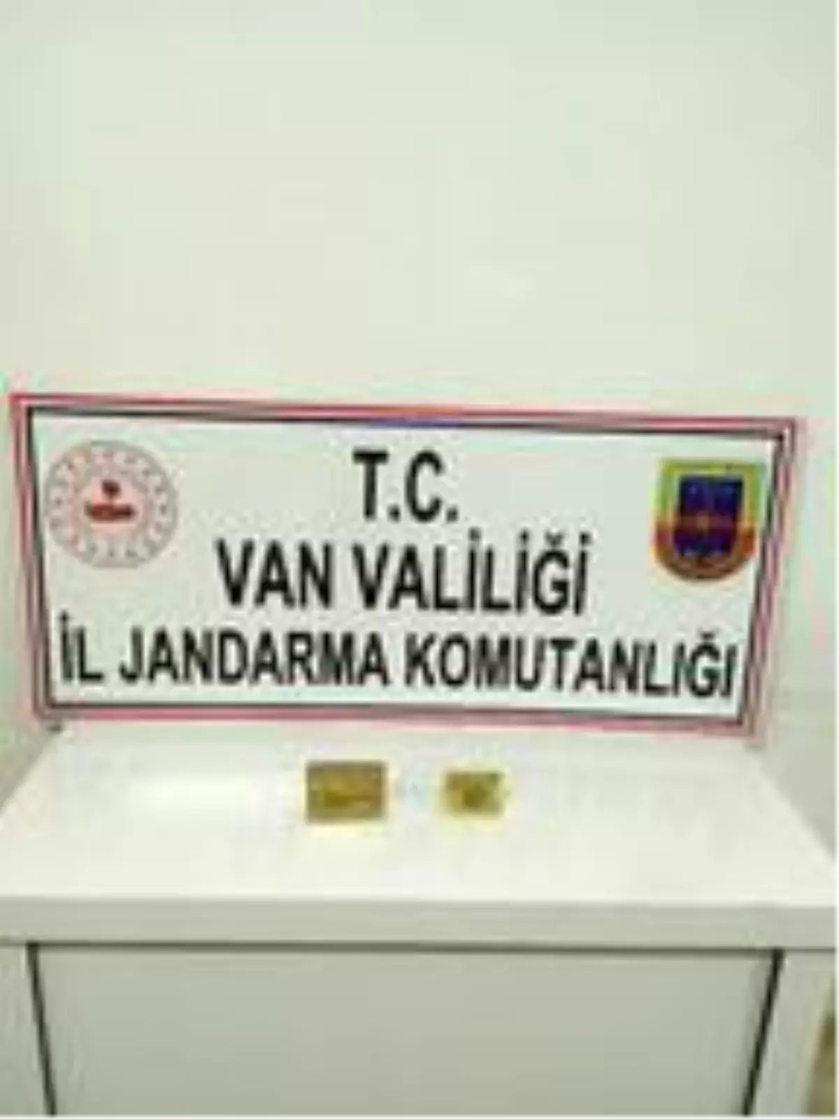 Van\'da, Hitit ve Urartu dönemine ait 4 kilo kültçe altın ele geçirildi
