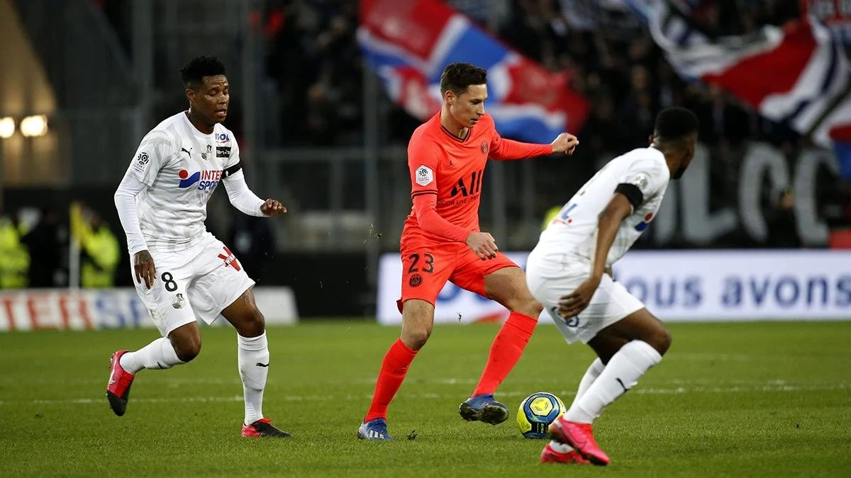 8 gollü maçta PSG, Amiens ile 4-4 berabere kaldı