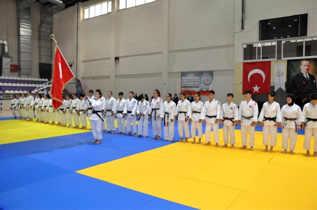 Afyonkarahisar\'da Judo Gençler Türkiye 1.\'liği final müsabakaları başladı