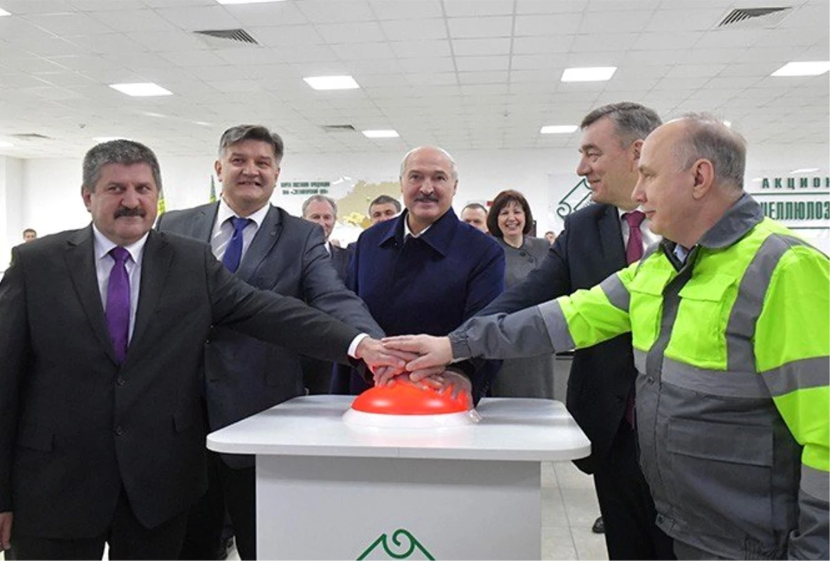 Belarus lideri Lukaşenko fabrika işçilerine Putin görüşmesini anlattı