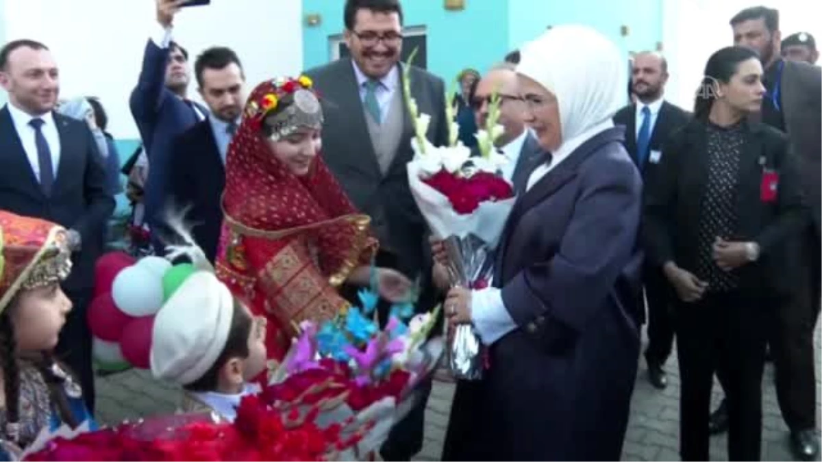 Emine Erdoğan\'dan Pakistan\'daki Maarif Okuluna ziyaret