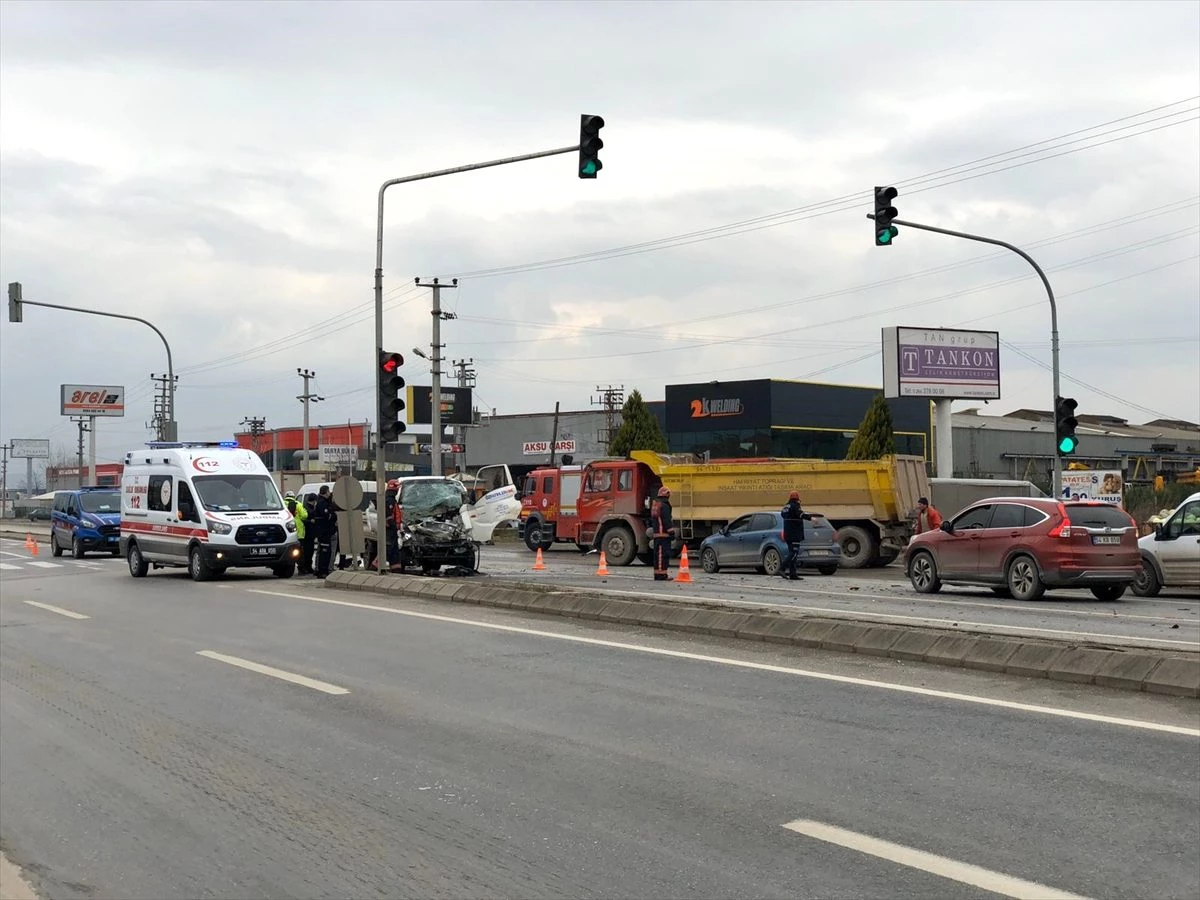 Sakarya\'da trafik kazası: 1 yaralı