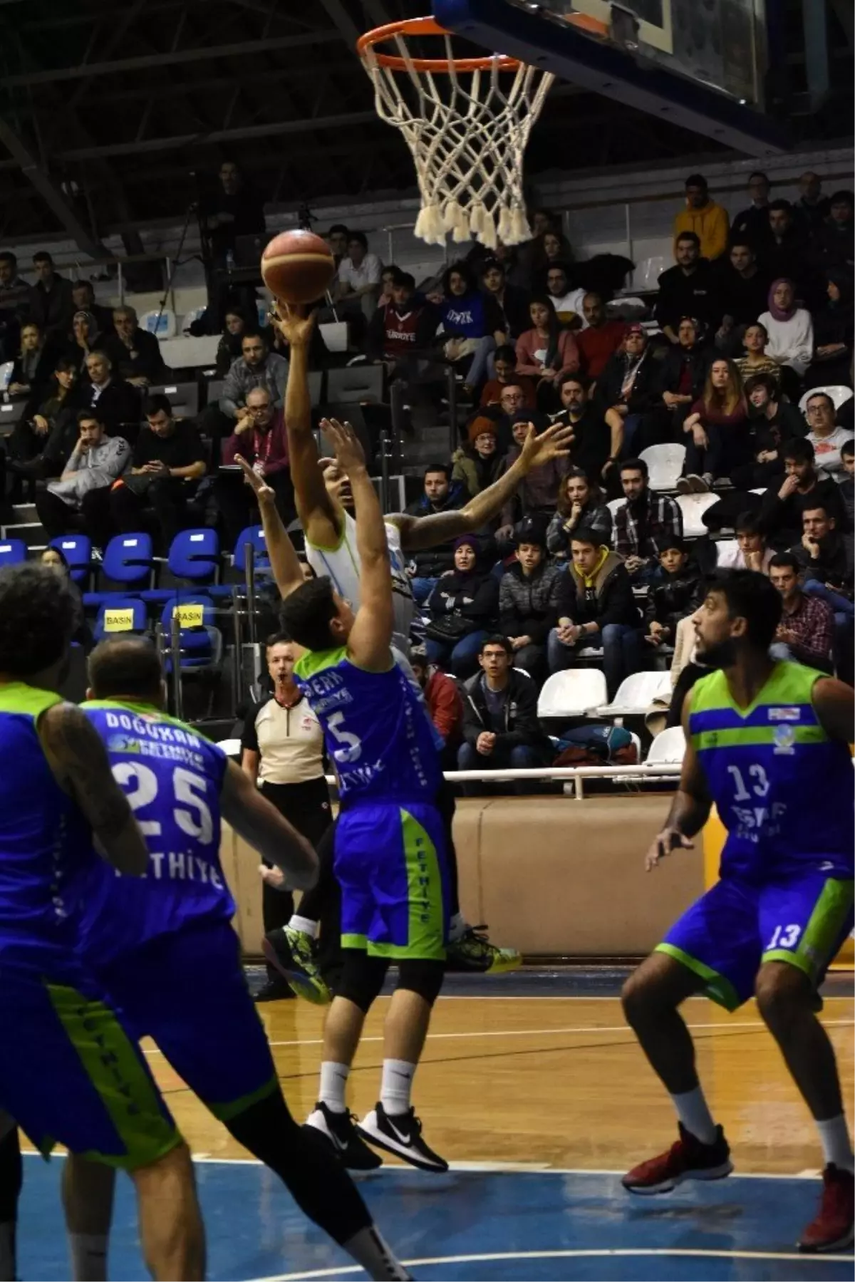 Türkiye Basketbol Ligi: Balıkesir BŞB: 79 - L.H. Fethiye Belediyespor: 84